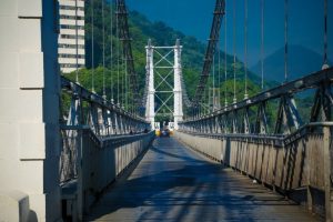 Reforma da Ponte Pênsil avança e tráfego é normalizado após conclusão de etapa
