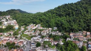 Obras afetam fornecimento de água em morros de Santos nesta quinta