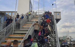 Faixa de pedestres da travessia Santos x Vicente de Carvalho é reaberta