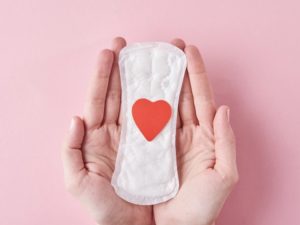Governador veta projeto para combate à pobreza menstrual