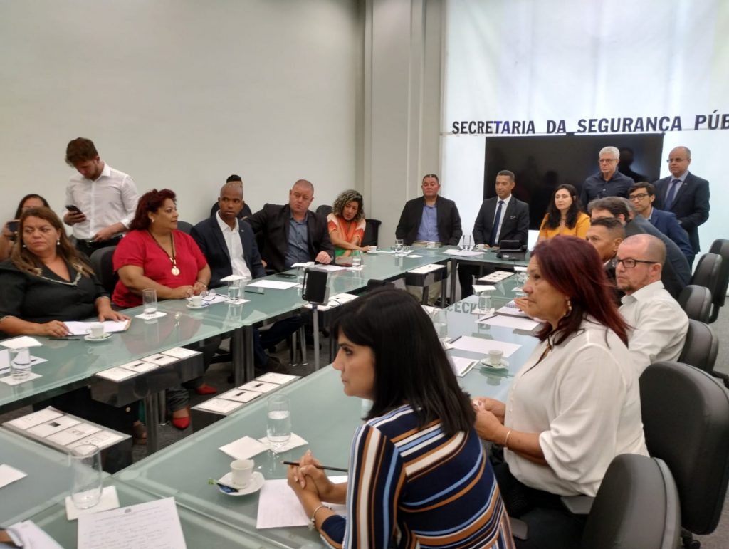 Derrite promete reabrir IMLs de Santos e Guarujá em 3 meses