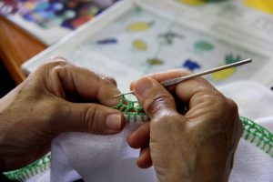 Guarujá tem vagas abertas para curso de crochê na Fortaleza da Barra Grande