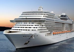 Curso qualifica jovens para trabalhar em navios de cruzeiros