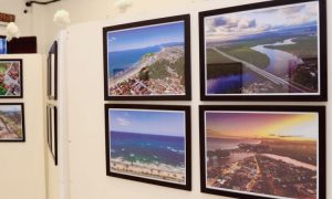 Exposição apresenta fotos aéreas de Itanhaém