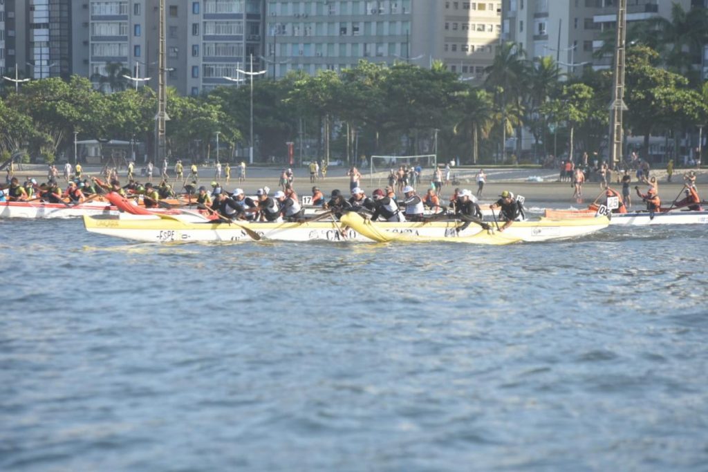 Equipe de Bertioga é bicampeã da Volta à Ilha de Santo Amaro de Canoa Havaiana