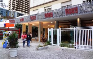 Tradicional cinema de Santos, Cine Roxy completa 89 anos