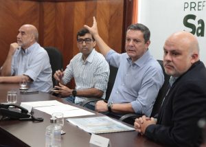 Obras do VLT na Rua Campos Melo, em Santos, terminam em julho