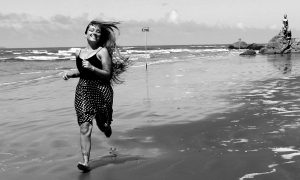 Itanhaém recria abertura de Mulheres de Areia em celebração aos 50 anos da novela