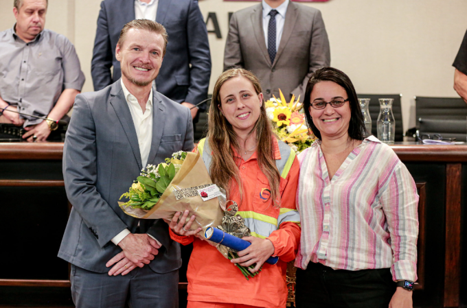 Nathália Conde Moretti Simões, que recebeu o certificado o certificado de conclusão de curso representando todos os novos portuários avulsos da categoria de consertadores.