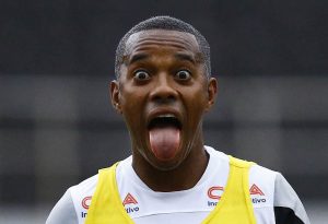 Defesa de Robinho deve tentar “pedalada” para impedir prisão