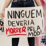 Flashmob em Santos alerta para moda consciente