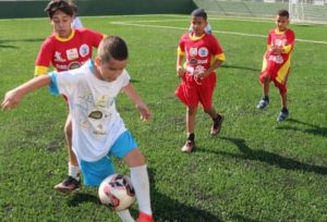 Escolinha de futebol em Santos abre 80 vagas
