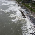 Boletim classifica Baixada Santista em Estado de Alerta devido maré alta e mar agitado