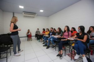 Cursos de assistente administrativo e logística têm inscrições em PG