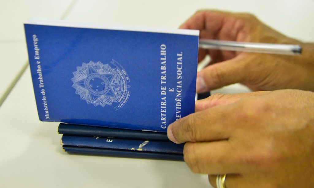 Santos realiza 4º Mutirão do Emprego; há cartas para entrevistas disponíveis