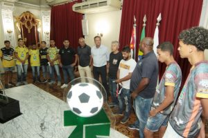 Santos anuncia investimentos no futebol de várzea