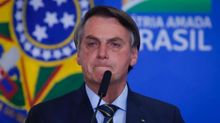 O ex-presidente Jair Bolsonaro questionou o hacker Walter Delgatti Neto sobre a possibilidade de invasão da urna eletrônica.