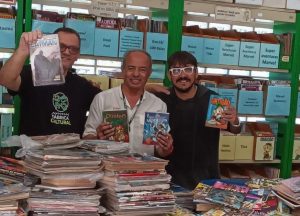 Colecionador doa três mil gibis a projeto de leitura de Santos