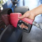 Governo mantém desconto na gasolina após alta do petróleo