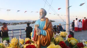 Procissão marítima celebra São Pedro Pescador em Bertioga