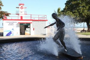 Escola Radical de Surfe de Santos abre novas vagas