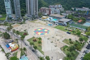 Pedágio do Bem arrecada cobertores e agasalhos em Guarujá