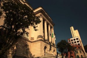 Candidatos de concurso à Prefeitura de Santos fazem prova neste domingo
