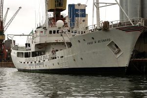 Fim da linha para o navio Professor Besnard no Porto de Santos