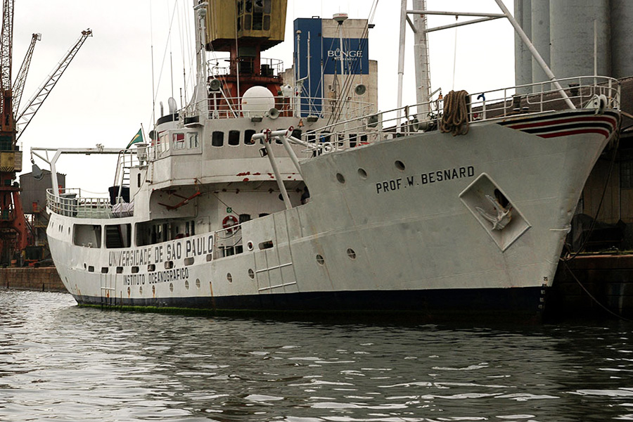 Fim da linha para o navio Professor Besnard no Porto de Santos | Jornal da Orla