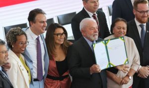 Lula sanciona programa Escola em Tempo Integral