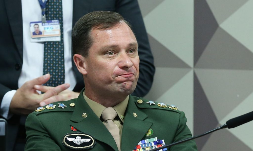 Afastamento do Exército de Mauro Cid é formalizado