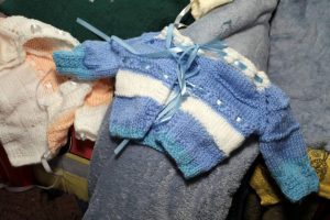 Fundo Social de Santos pede reforço na doação de roupas masculinas e infantis