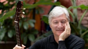 Orquestra Sinfônica de Santos recebe o solista Fábio Zanon