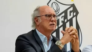 Paulo Roberto Falcão é acusado de importunação sexual e deixa cargo no Santos