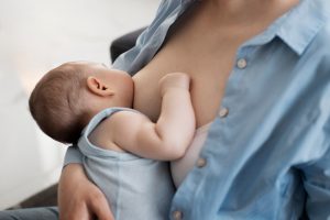 Disk Amamentação orienta mães em Santos