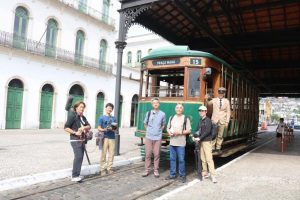 TV japonesa grava documentário em Santos