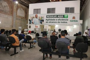 Empregos formais voltam a crescer Santos