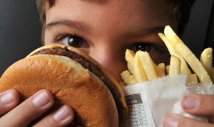 Quase 99% dos ultraprocessados têm ingredientes nocivos