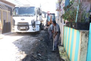 Avançam as construções de policlínica e pavimentação de vias na Vila Gilda, em Santos