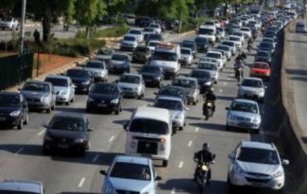 36% da população gasta mais de uma hora por dia no trânsito | Jornal da Orla