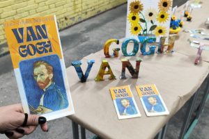 Exposição Van Gogh colore escola em São Vicente