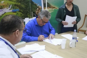 Guarujá firma parceria para funcionamento da Receita Federal na cidade