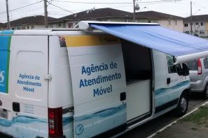 Agência móvel da Sabesp promove ação de conscientização do consumo de água em Cubatão