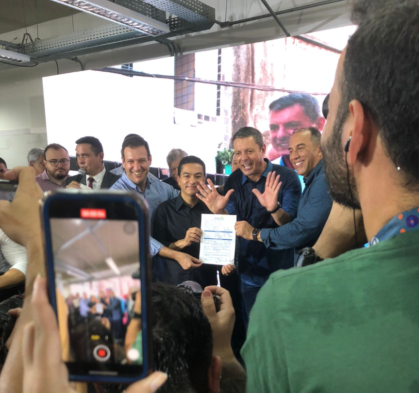 Rogério entra no Republicanos com o aval do governador | Jornal da Orla