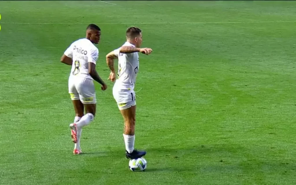 Santos vence o Vasco de goleada e se livra do Z4