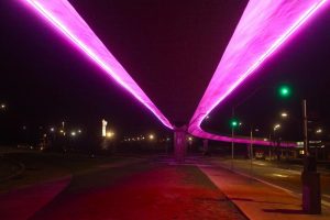 Outubro Rosa: Santos se ilumina de rosa para reforçar a conscientização do câncer de mama
