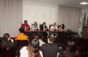 Roda de conversa em Santos debate direitos LGBT+ no SUS