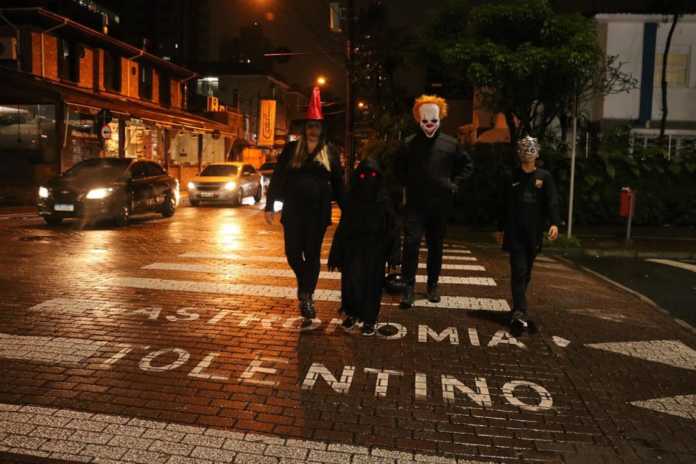 Rua Gastronômica de Santos terá noite de Halloween nesta terça-feira | Jornal da Orla