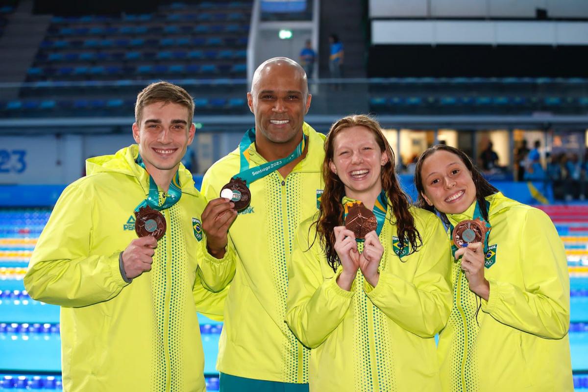 Nadadores de Santos faturam mais duas medalhas no Pan 2023 | Jornal da Orla