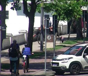 Câmeras ajudam a deter adolescentes por furto